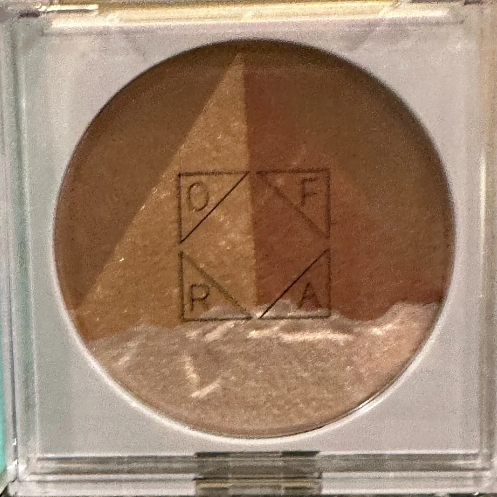 OFRA COSMETICS 3D Pyramid - Egyptian Clay Bronzer
